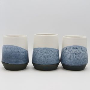 Mug artisanal tricolore avec anse