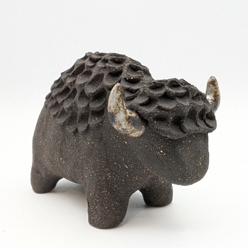 Bison artisanal en céramique